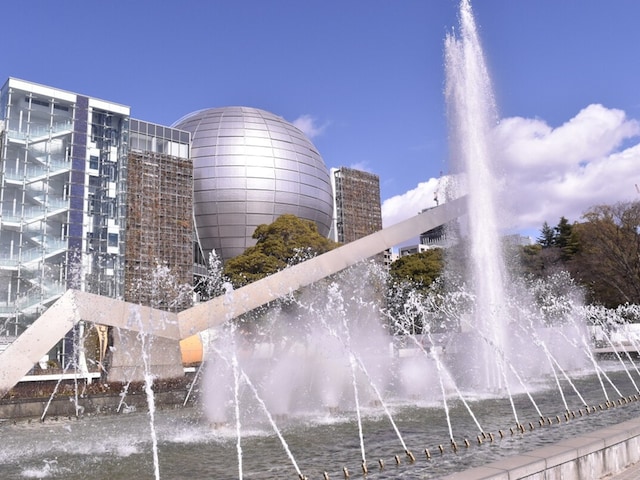 白川公園は緑豊かな都心のオアシス。園内に名古屋市科学館、名古屋市美術館がある。地下鉄伏見駅から徒歩3分