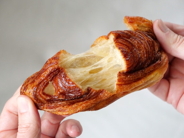 レンジで温めると、クロワッサンがビヨーンとのびて楽しい!