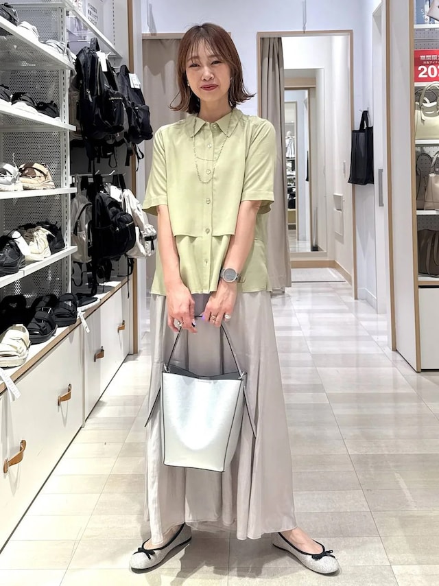 リボンの甘めなデザインもシューズならトライしやすい 出典:WEAR