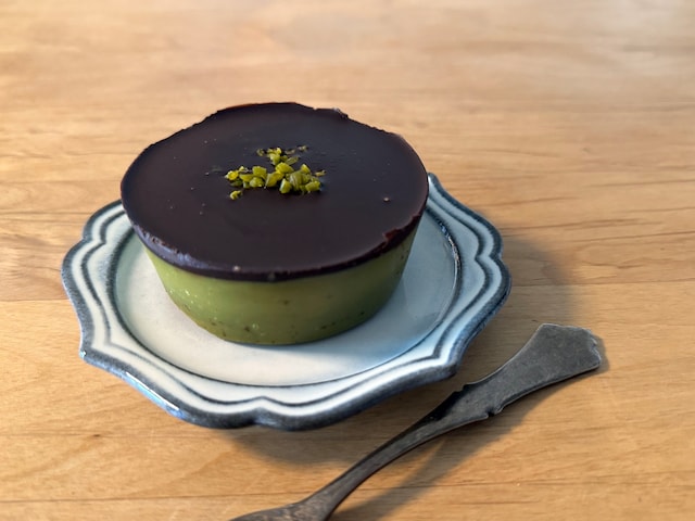 「ドバイチョコ」を日本人好みのデザートにアレンジ