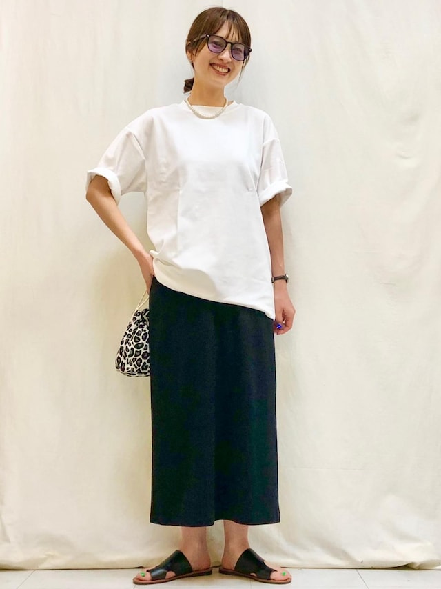 薄いカラーならサングラスでもかけやすくて◎ 出典:StyleHint