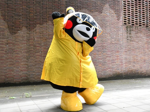 長靴もおそろで＝5月31日、東京都目黒区