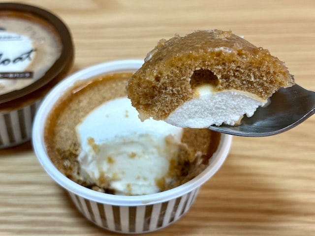 まるでコーヒーフロートのよう! コーヒーと牛乳入りのアイスのバランスが絶妙です