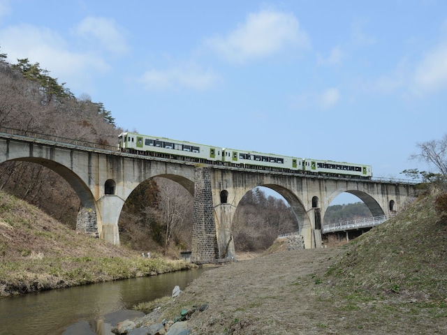 JR釜石線を走る快速「はまゆり」には指定席車が連結されている