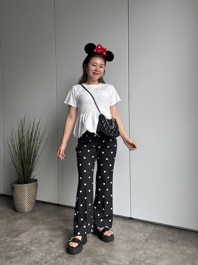 ミニーマウスのカラーリングやドット柄を取り入れて　出典：WEAR