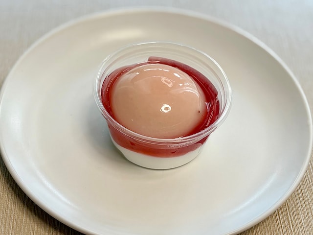「まるで白桃みたいなムースケーキ」275円(税込)