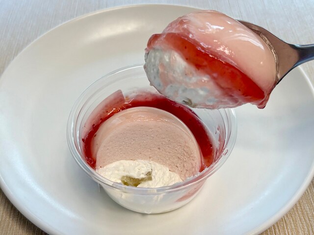 桃風味のふんわり滑らかなムースに癒されます!