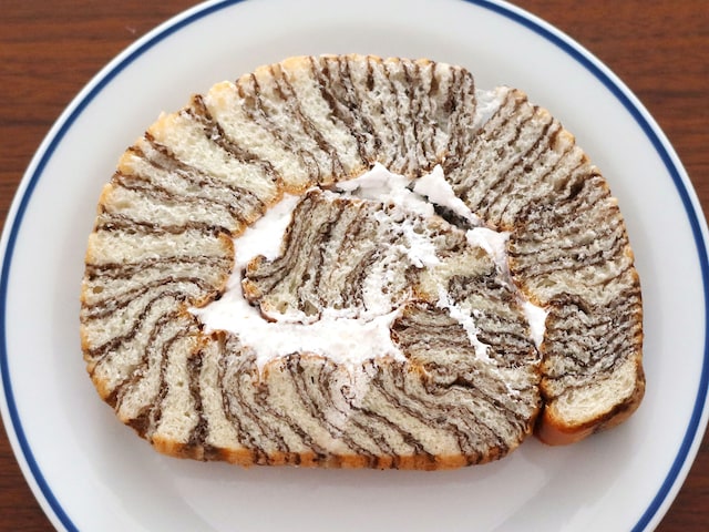 第一パン「チョコうず巻き」