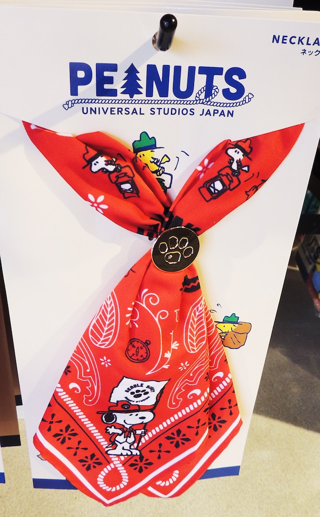 ビーグル・スカウトのスヌーピーのスカーフ（2200円）