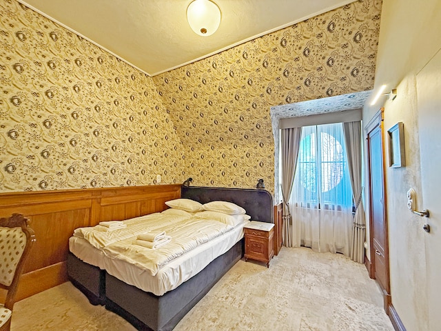 部屋のタイプはいろいろ。時期にもよるがリーズナブルな部屋なら1室1万円台で泊まれることも