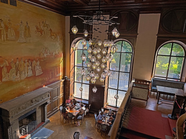 カフェで一休みするのもいい記念に。ほかにレストランもある