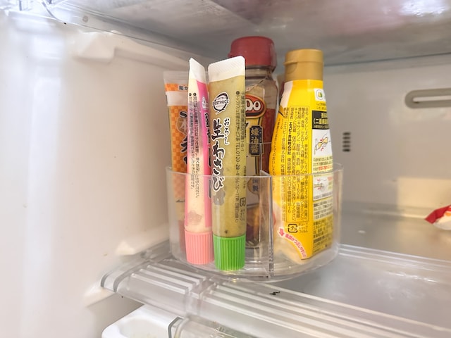 ダイソー「回転できる透明収納ケース」税込330円（JANコード：4550480579948）