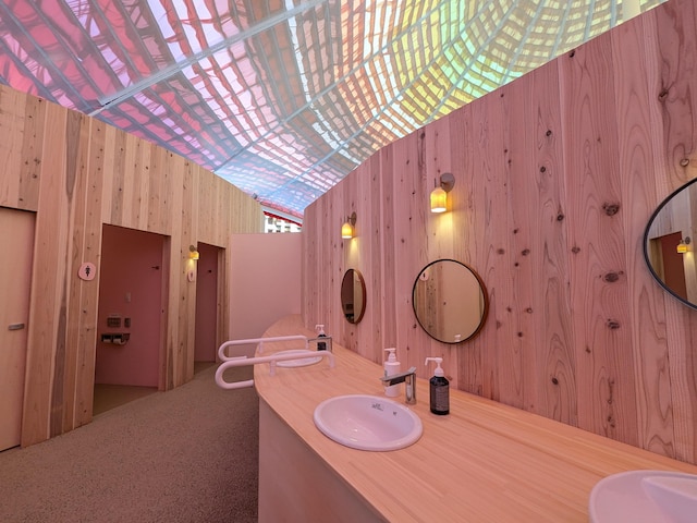 数は十分だったはずのトイレは9月になり深刻な問題に