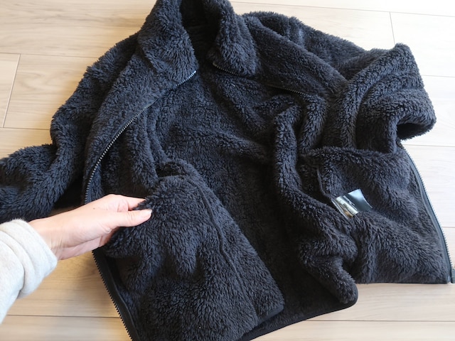 さらに内側にも大きめのポケットがついています