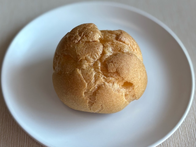 「ダブルシュークリーム&nbsp;北海道純生クリーム」108円（税込）&nbsp;&nbsp;&nbsp;