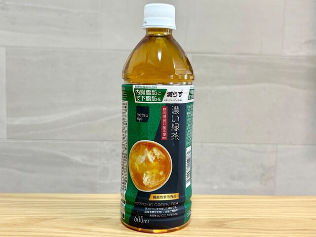 「matsukiyo&nbsp;濃い緑茶」600ml&nbsp;102円（税込）&nbsp;