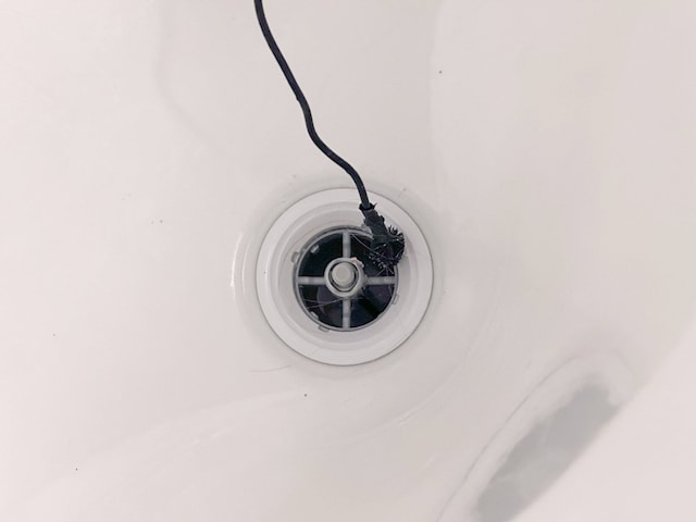 洗面台や浴槽の排水口の掃除も忘れずにやる