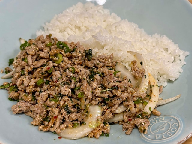 ガツンとくる辛さと、爽やかな酸味がクセになる! 濃い味わいなので白米と相性抜群です