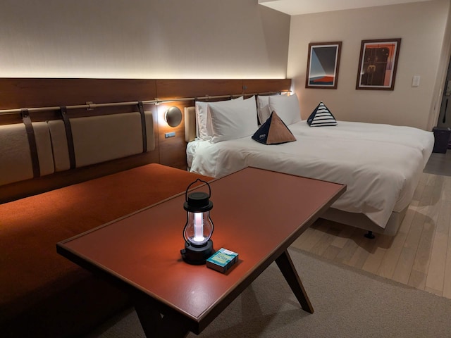 デラックスツインルームは船のキャビンをイメージ。全客室、キッチン付きで調理も可能。タワーマンションに住んでいるかのような気分で滞在できるのも新鮮