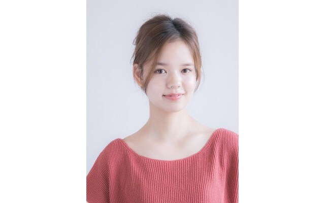 後れ毛を出すことでこなれ感アップ