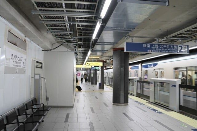 まだ工事中の虎ノ門ヒルズ駅