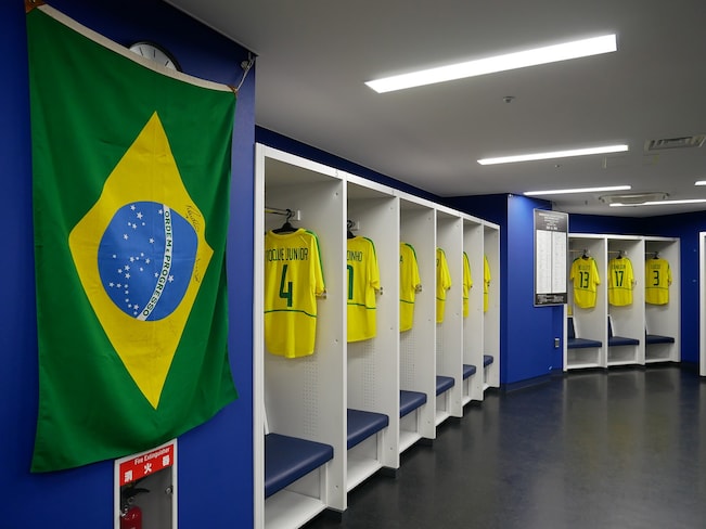 ブラジルロッカールーム……サッカーW杯 決勝戦当日（2002年6月30日）のブラジル代表のロッカーを再現