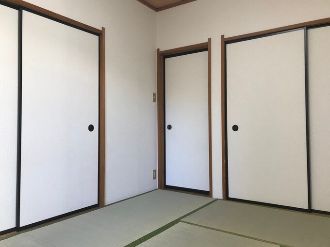 ふすまリメイクのやり方とおすすめアイテム シートやベニヤ板など 賃貸でもok 簡単にふすまが洋風に変身 Best One ベストワン