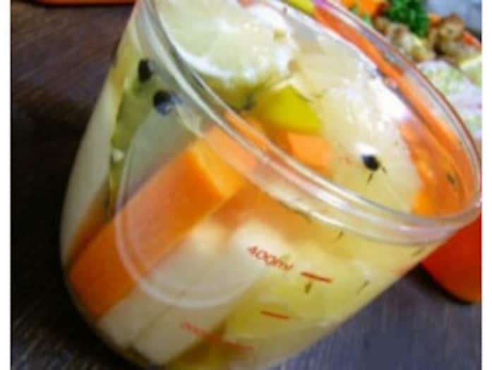 スティック野菜のハーブピクルスのレシピ！保存食にもおすすめ
