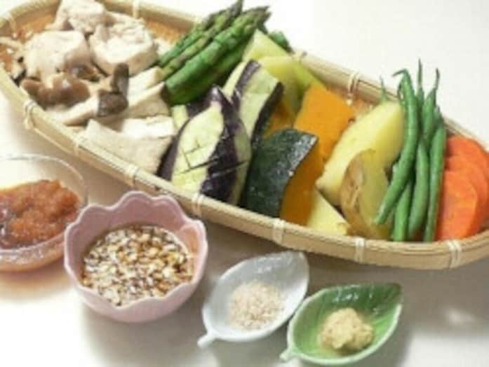 簡単で豪快な蒸し料理と蒸し汁のスープレシピ……おもてなしにも！