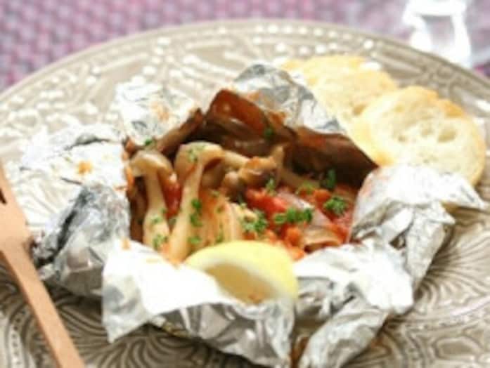 ささみで作る簡単ホイル焼きレシピ！ヘルシーチキンのトマトソース