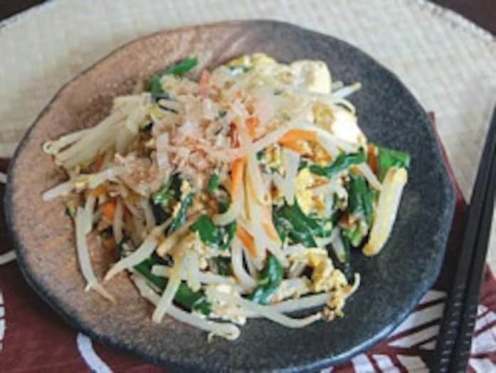 もやしでボリュームたっぷりおかず……もやしチャンプルーのレシピ！
