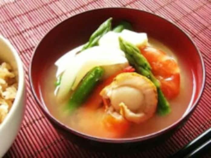 エビとホタテの洋風味噌汁レシピ！海鮮を活かした味噌汁の作り方