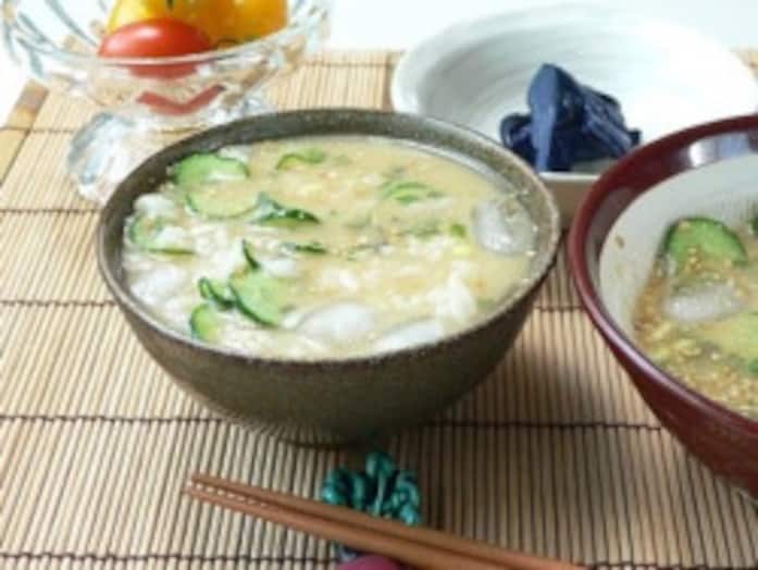 冷や飯の簡単レシピ！火を使わず3分で作れるぶっかけごまみそ冷飯
