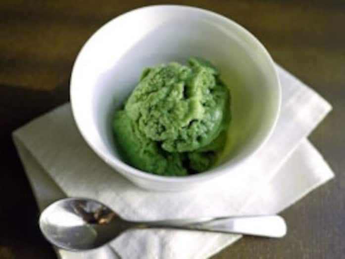 抹茶ミルクアイスクリームのレシピ！材料4つだけの簡単な作り方