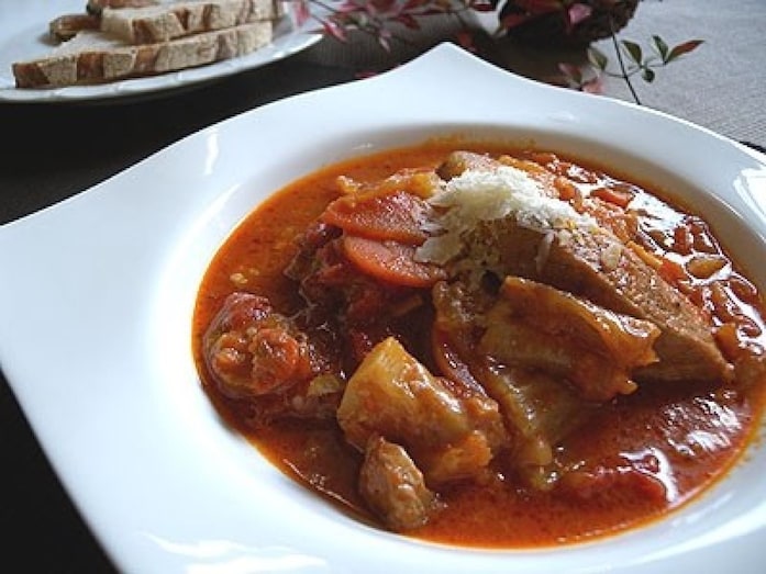 豚肉のトマト煮込みのレシピ！豚ロース肉とたっぷりチーズの作り方