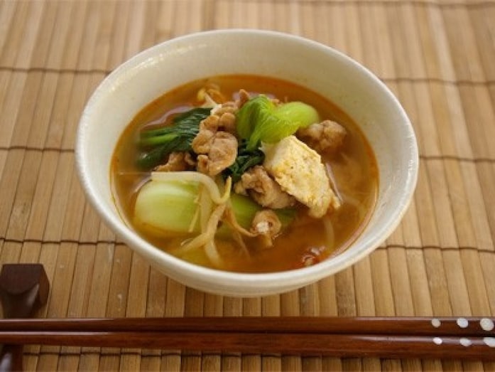 味噌汁＋豆板醤で身体が芯からポカポカ！ピリ辛豆腐の味噌汁