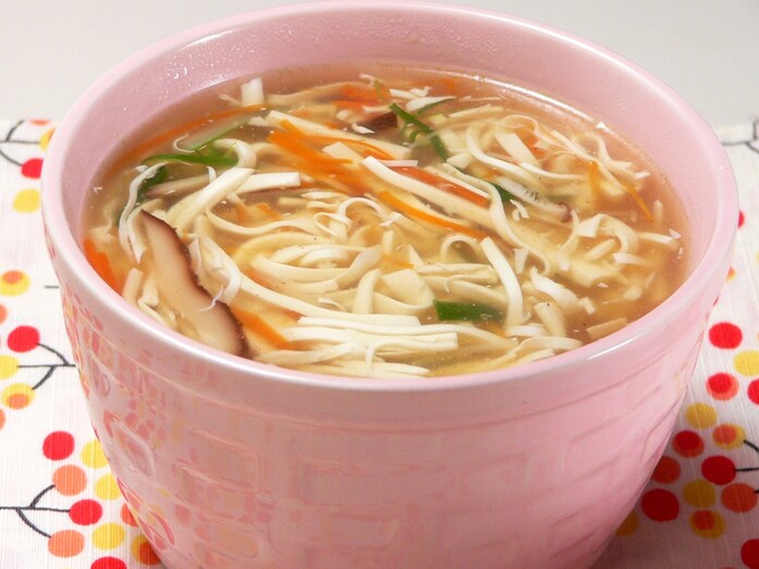 胃に優しいスープのレシピ！細切り豆腐のとろみスープの作り方