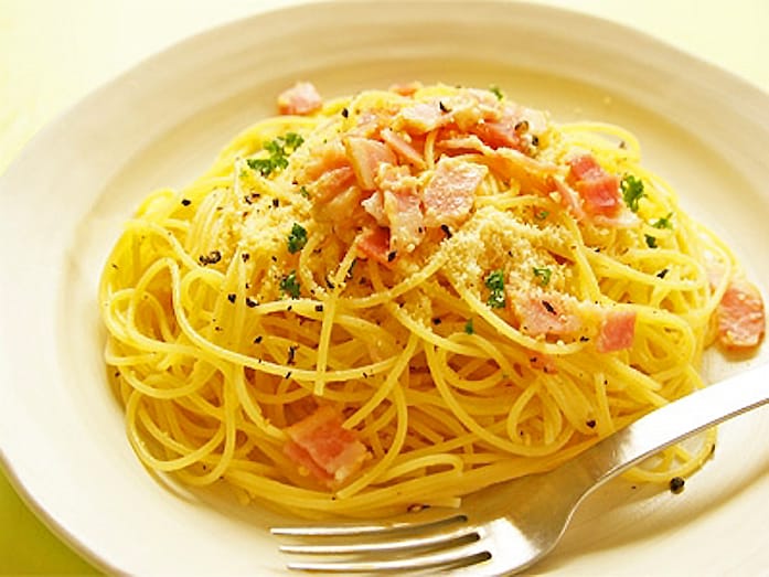 ベーコンとチーズのパスタの作り方！簡単美味しいスパゲッティレシピ