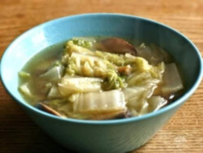 白菜を使った優しい味のスープレシピ……ほっこり温まる！