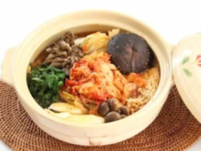 きのこたっぷりキムチ鍋レシピ……ヘルシーでダイエット中にも！