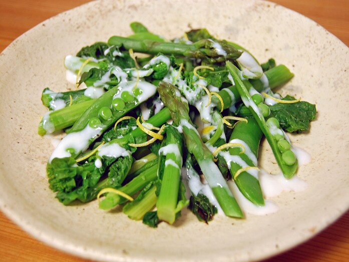 春野菜の蒸しもの　塩麹ヨーグルトソース