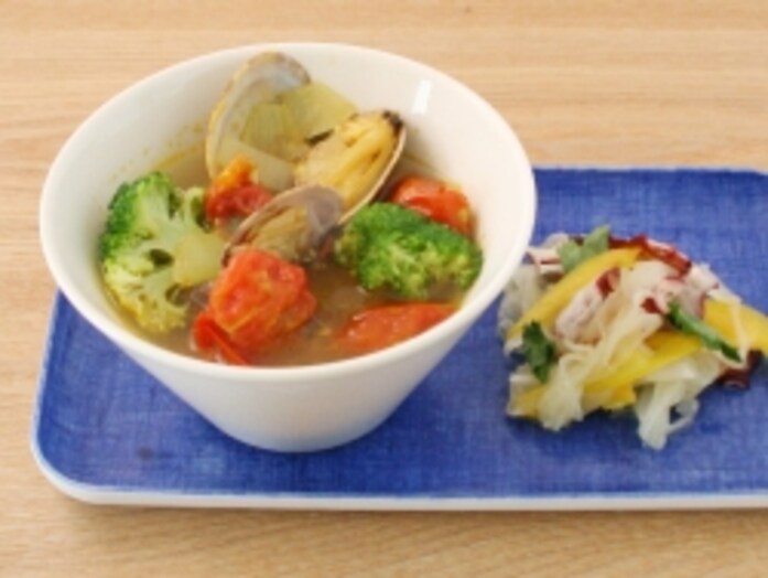 トマトとあさりのカレースープとたこのオニオンマリネ