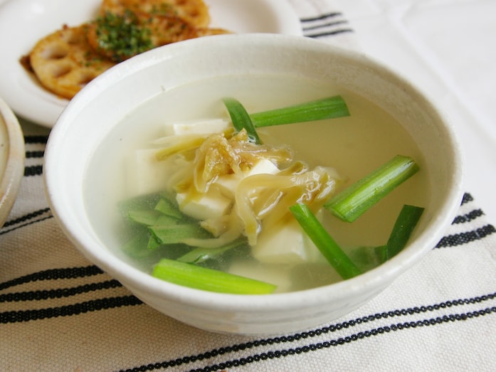 ザーサイが◎！　即席・ニラと豆腐のスープ