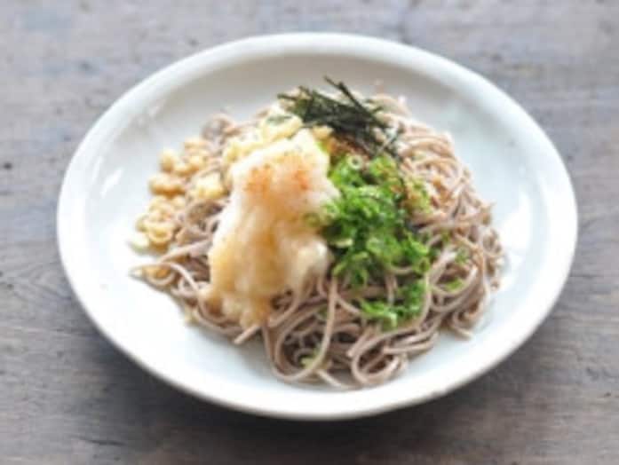 薬味たっぷりのぶっかけそばレシピ！ボリュームが出る作り方