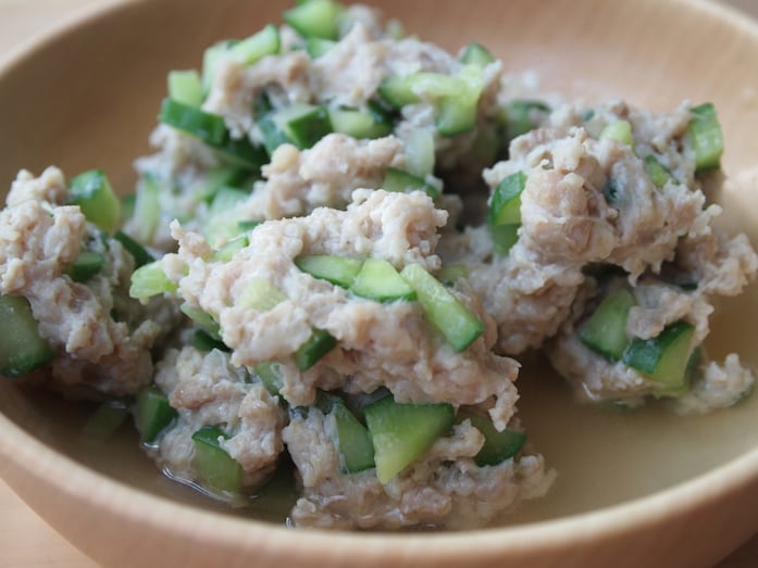 きゅうりの鶏肉だんごローズマリー風味
