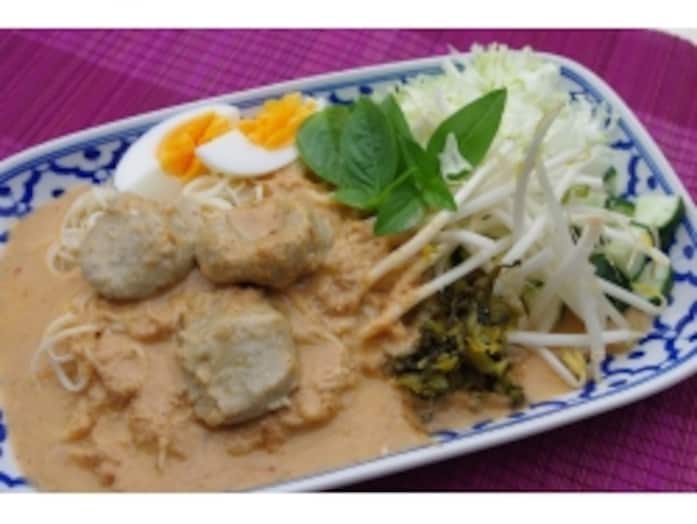 ピリ辛ダレで食べる　タイ風カレーそうめん