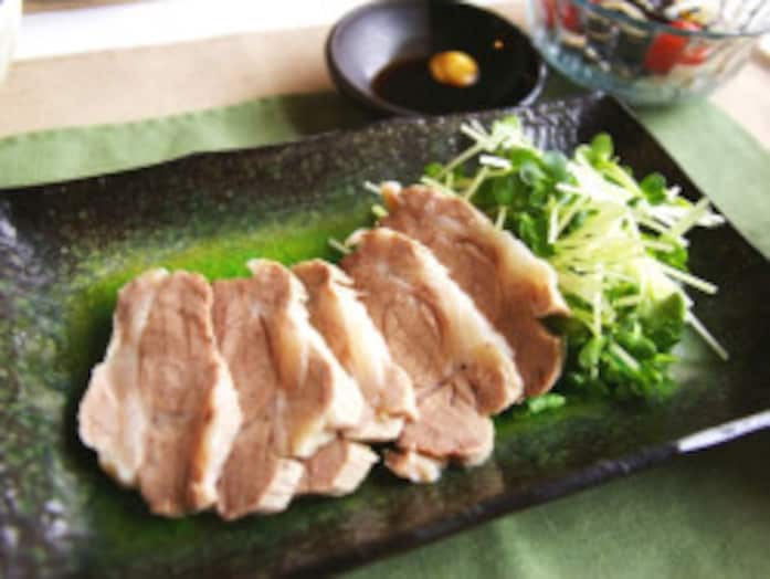 ゆで豚を圧力鍋でほったらかし調理！超シンプルな煮豚のレシピ
