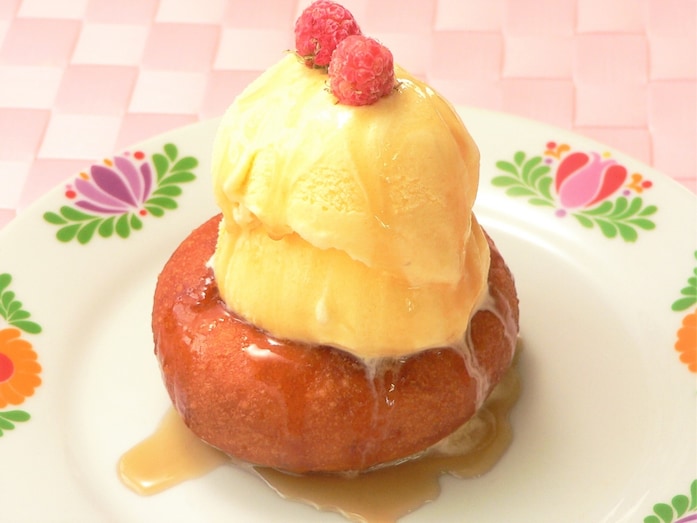 ひんやり熱々！シロノワール風アイスクリームドーナツ