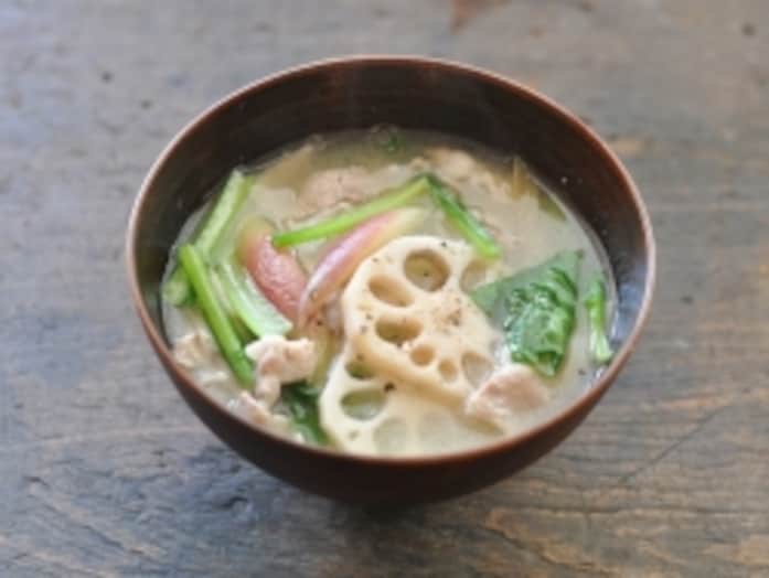 れんこんと秋みょうがの豚汁レシピ……4つの食材で作れる！