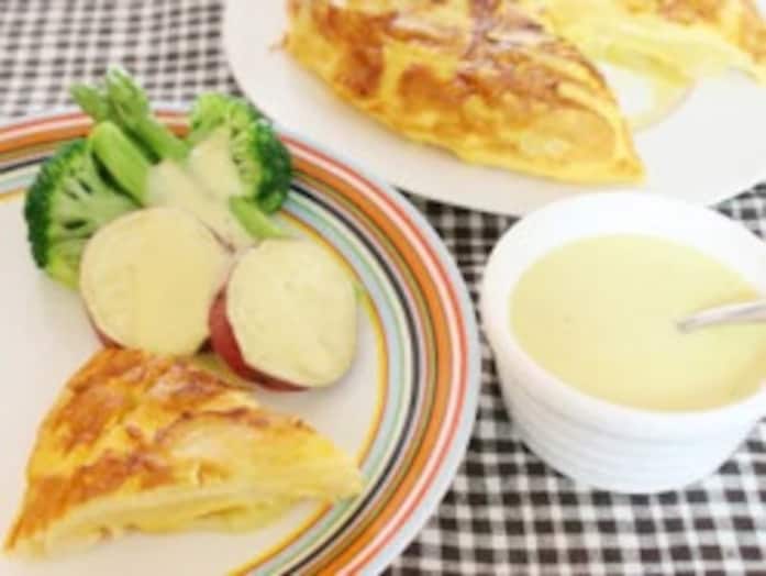 じゃが芋のスペイン風スパニッシュオムレツとアイオリソース